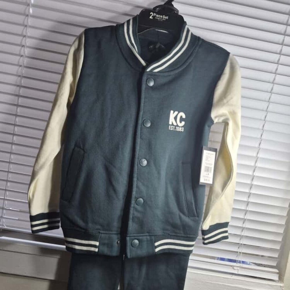 Kenneth Cole Kids 2pc Set – Size 6 (Hunter Green)